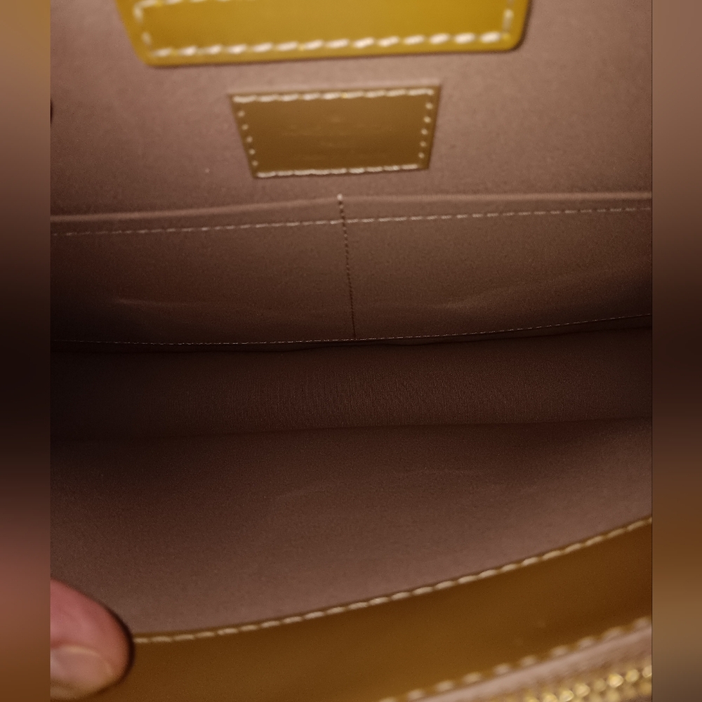 Louis Vuitton Ultra Rare Gold Vernis Deesse Gm Bag - Picture 5 of 11